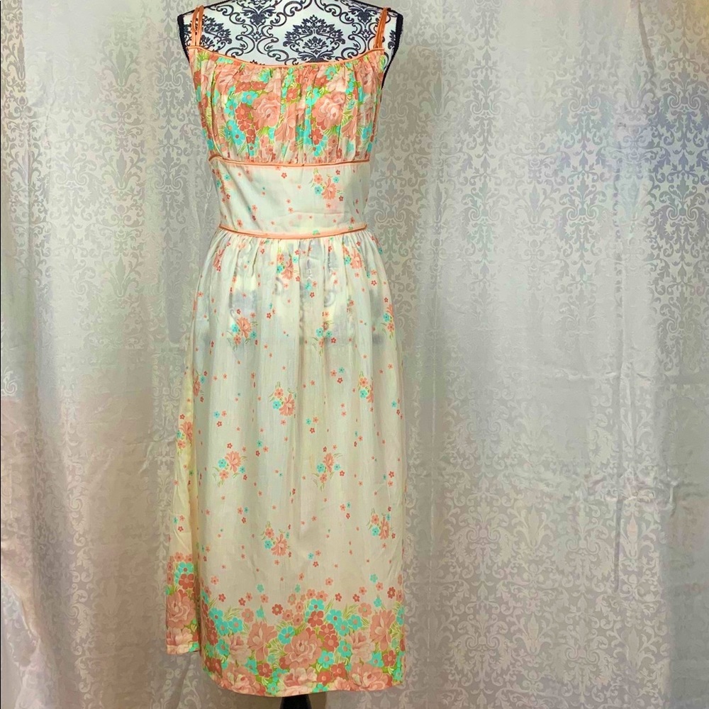Beautiful DRESS floral size Large